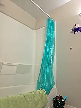 Snapshot of thatonespicychick chatting on November 6, 2025, 4:19 pm thatonespicychick online show from November 6, 2025, 4:19 pm