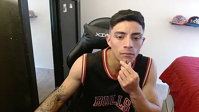 kv   xxx  online show from January 15, 2026, 4:33 pm