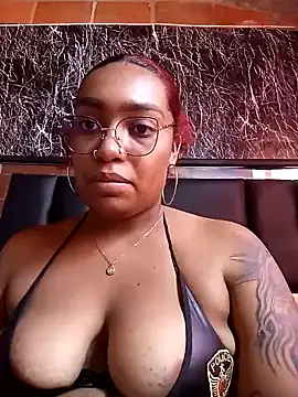 Cinnamon-Skin online show from January 21, 2025, 8:54 pm