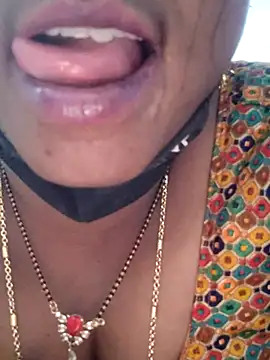 Snapshot of sana14 chatting on October 24, 2025, 9:28 am sana14 online show from October 24, 2025, 9:28 am