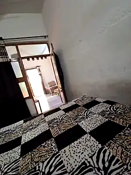 menakshiiikaur online show from December 12, 2024, 7:19 am