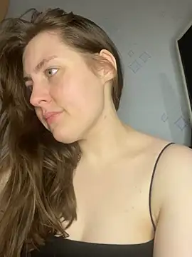 Snapshot of Topvi_ chatting on February 21, 2025, 7:43 pm Topvi online show from February 21, 2025, 7:43 pm