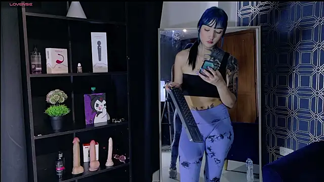 yulianademond66 online show from March 4, 2026, 2:34 pm