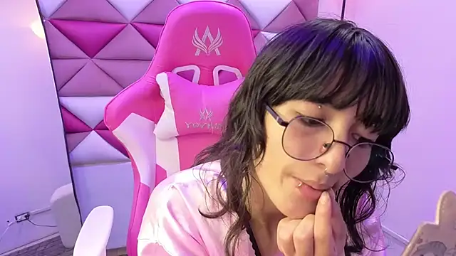 Snapshot of Danny_Face chatting on February 7, 2026, 2:21 pm Danny Face online show from February 7, 2026, 2:21 pm