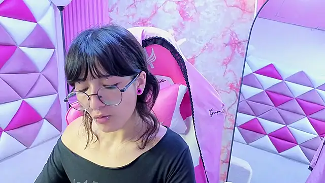 Snapshot of Danny_Face chatting on February 19, 2026, 2:24 pm Danny Face online show from February 19, 2026, 2:24 pm