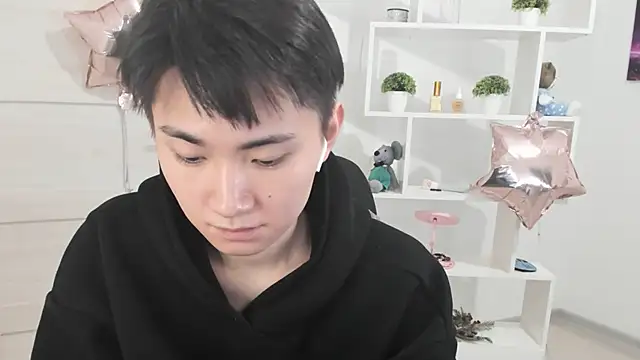 Snapshot of Miram_Yu chatting on December 11, 2024, 12:12 am Miram Yu online show from December 11, 2024, 12:12 am
