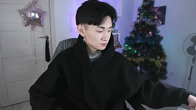Snapshot of Miram_Yu chatting on December 30, 2024, 8:15 pm Miram Yu online show from December 30, 2024, 8:15 pm