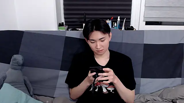 Snapshot of Miram_Yu chatting on January 13, 2025, 11:49 pm Miram Yu online show from January 13, 2025, 11:49 pm