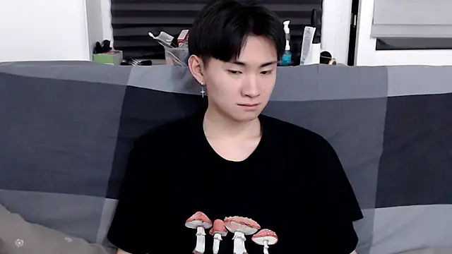 Snapshot of Miram_Yu chatting on January 15, 2025, 8:16 pm Miram Yu online show from January 15, 2025, 8:16 pm