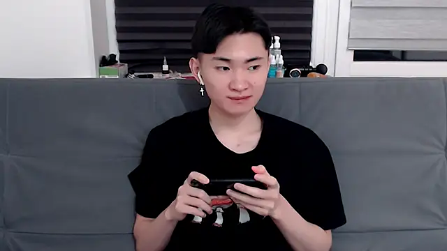 Snapshot of Miram_Yu chatting on February 7, 2025, 9:48 pm Miram Yu online show from February 7, 2025, 9:48 pm