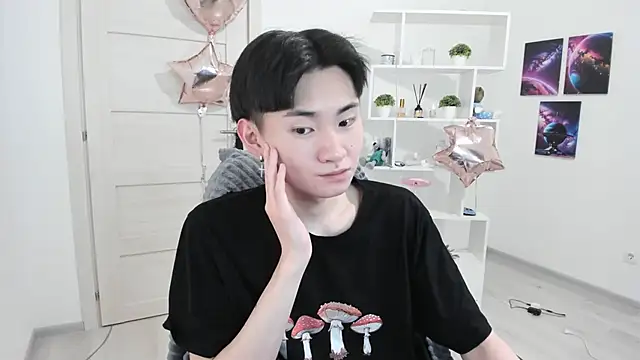 Snapshot of Miram_Yu chatting on February 22, 2025, 9:15 pm Miram Yu online show from February 22, 2025, 9:15 pm