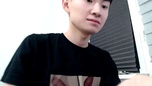 Snapshot of Miram_Yu chatting on October 1, 2025, 6:03 pm Miram Yu online show from October 1, 2025, 6:03 pm