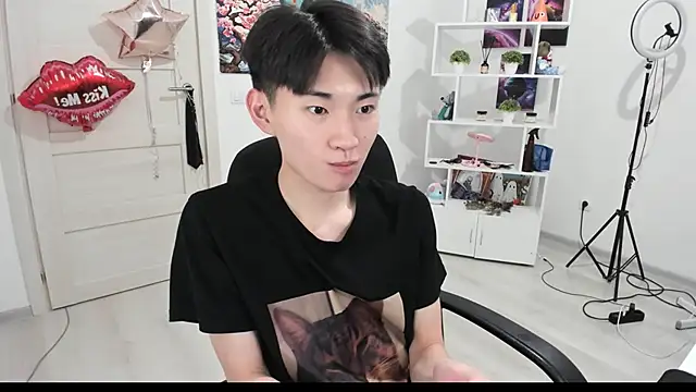 Snapshot of Miram_Yu chatting on October 3, 2025, 9:23 pm Miram Yu online show from October 3, 2025, 9:23 pm