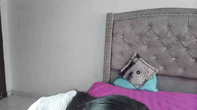 Nesuko kamado  online show from September 17, 2025, 3:57 pm