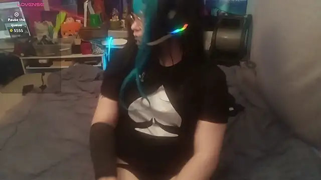 AshThaSissy online show from September 11, 2025, 1:11 pm