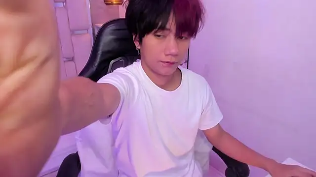 Snapshot of Eriol_ chatting on September 23, 2025, 11:57 am Eriol online show from September 23, 2025, 11:57 am
