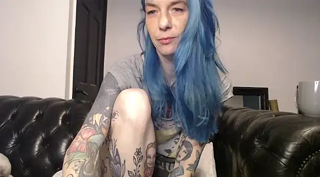 Snapshot of RavenryderUK chatting on February 24, 2025, 9:20 pm RavenryderUK online show from February 24, 2025, 9:20 pm