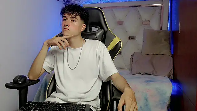 johnny cagee online show from November 9, 2025, 4:55 am