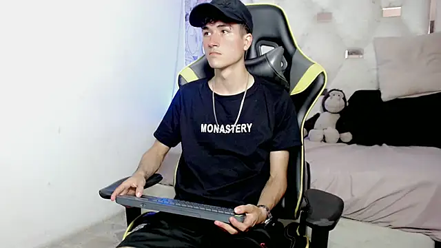 johnny cagee online show from January 12, 2026, 3:23 am