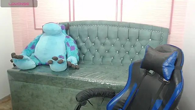 stephania t online show from February 13, 2025, 10:23 am