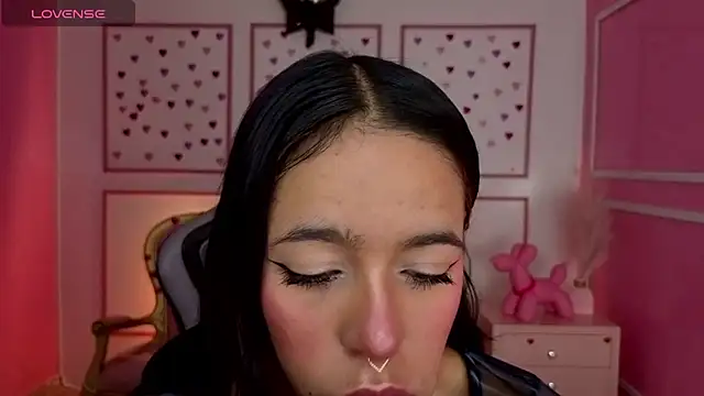 stephania t online show from November 27, 2025, 11:56 am