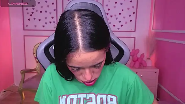 stephania t online show from December 21, 2025, 12:34 pm