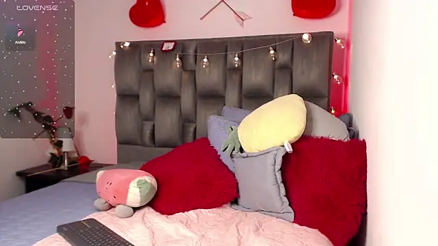 Snapshot of julz_03 chatting on February 28, 2025, 11:12 pm julz 03 online show from February 28, 2025, 11:12 pm