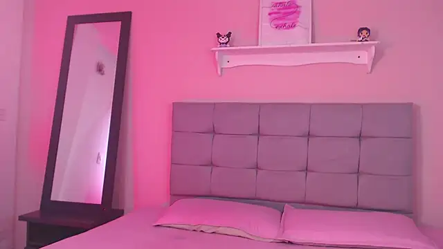 julz 03 online show from February 4, 2026, 10:15 pm