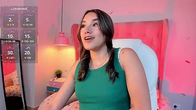  Sophie  miller online show from December 17, 2025, 7:53 pm