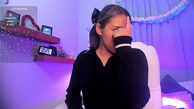  Sophie  miller online show from March 30, 2026, 3:57 pm