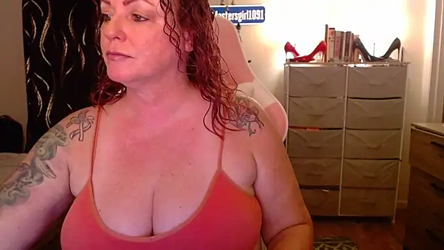 Nikkimastersgirl1091 online show from October 4, 2025, 7:01 pm