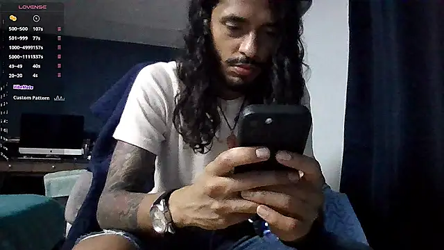 Snapshot of Donstark6669 chatting on October 2, 2025, 6:20 am Donstark6669 online show from October 2, 2025, 6:20 am