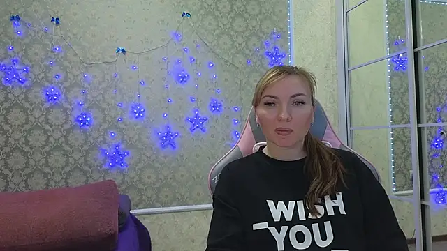 -DIVORA- online show from February 21, 2025, 6:59 pm