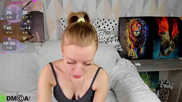 Michelle Blond online show from October 5, 2025, 8:23 am