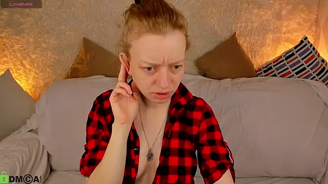 Michelle Blond online show from April 6, 2026, 1:03 am