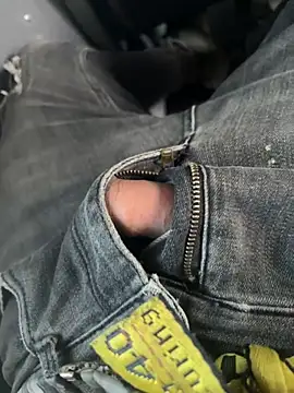 Mortero0o0 online show from April 8, 2026, 4:40 pm