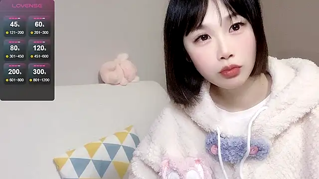 LaoSHI-999 online show from February 11, 2025, 11:33 pm