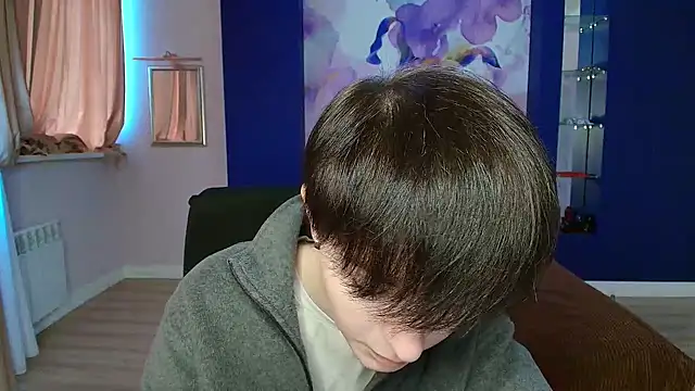 EmiliaYours online show from December 16, 2024, 12:27 pm