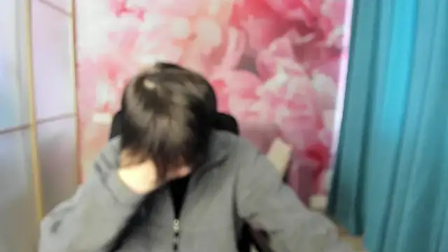 EmiliaYours online show from December 20, 2024, 12:38 pm