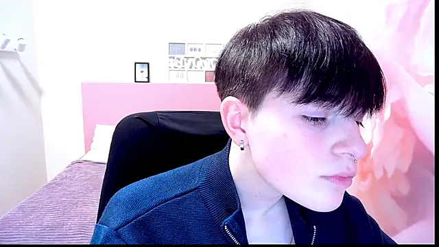 EmiliaYours online show from December 28, 2024, 5:14 pm