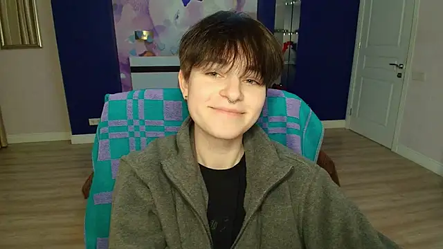 EmiliaYours online show from February 3, 2025, 3:49 pm