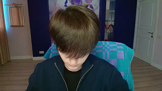 EmiliaYours online show from February 4, 2025, 12:44 pm