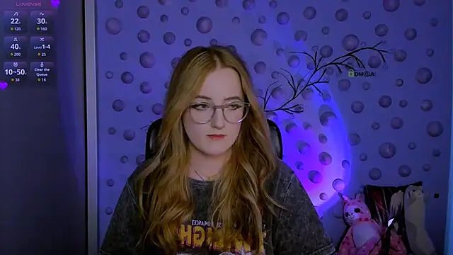 Snapshot of luna_berryy chatting on February 17, 2026, 8:15 pm luna berryy online show from February 17, 2026, 8:15 pm