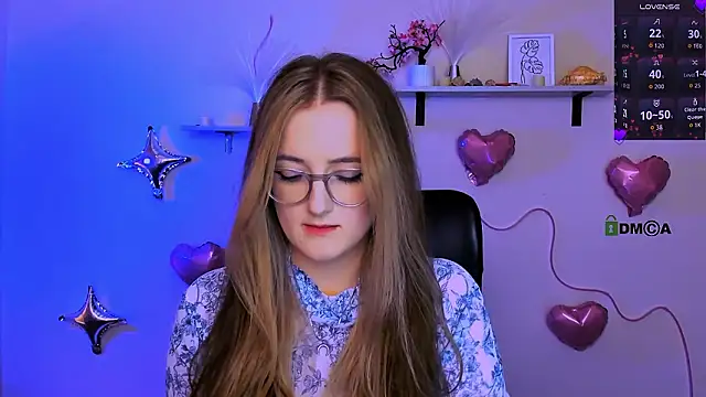 Snapshot of luna_berryy chatting on February 18, 2026, 8:38 pm luna berryy online show from February 18, 2026, 8:38 pm