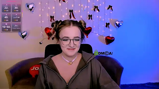 Snapshot of luna_berryy chatting on February 20, 2026, 8:20 pm luna berryy online show from February 20, 2026, 8:20 pm