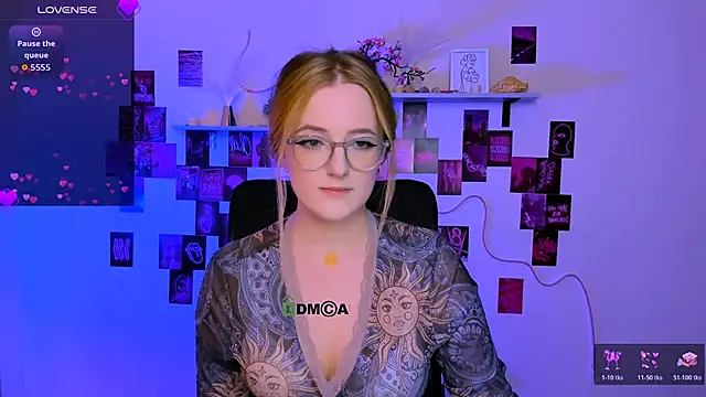 Snapshot of luna_berryy chatting on February 25, 2026, 9:35 pm luna berryy online show from February 25, 2026, 9:35 pm