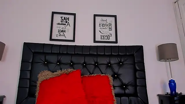 amberlitle online show from November 8, 2025, 11:43 am