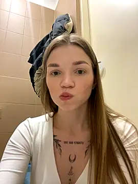 KitteCat online show from October 8, 2025, 12:03 pm