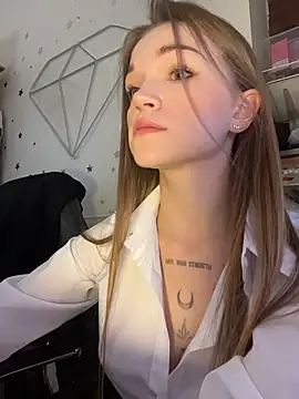 KitteCat online show from November 15, 2025, 7:38 am