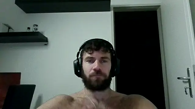 alpha-hunk online show from November 1, 2025, 9:28 pm